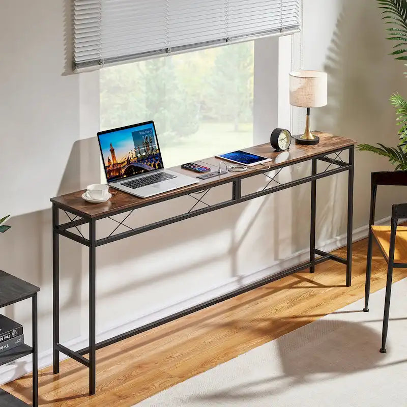 Console rectangulaire en bois de style industriel avec prises d’alimentation secteur et ports de recharge USB