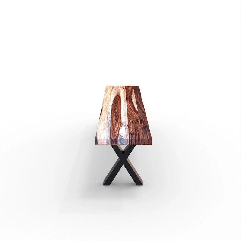 Bank aus naturbelassenem Holz